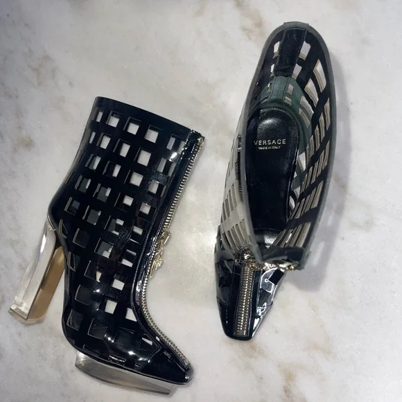 Versace Black Patent Leather Plexiglass PVC Platform Cutout Caged Boots Moody - Picture 13 of 17